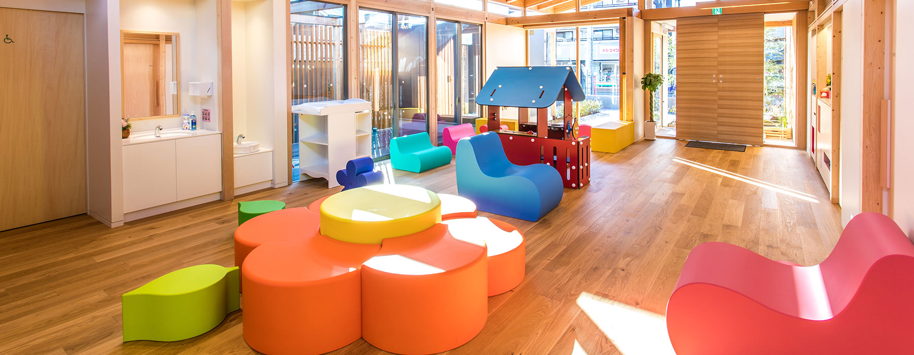 待合室も楽しく過ごせます